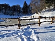 62 Sulla via del rientro osserviamo nuova pozza...ora ghiacciata 